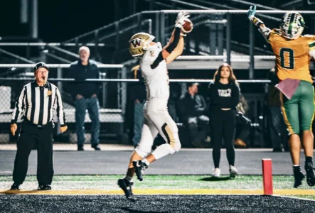 Williamstown prevails in LKC showdown with Doddridge, 27-0